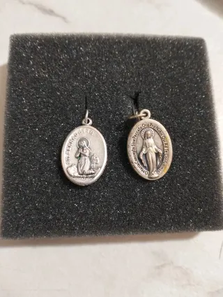 2 medagliette San Benedetto e Madonna