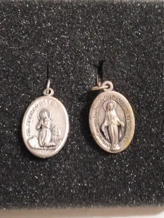 2 medagliette San Benedetto e Madonna