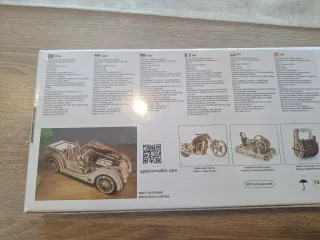 UGEARS Roadster VM-01 Puzzle Madera