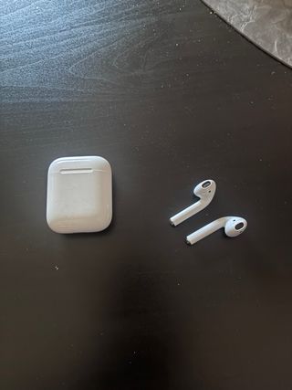 AirPods Apple