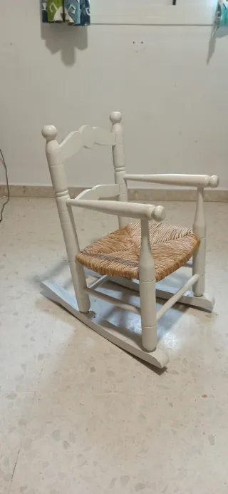Mecedora infantil madera y esparto