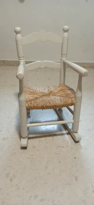 Mecedora infantil madera y esparto