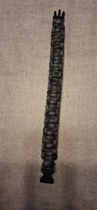 Pulsera Paracord Hecha a Mano