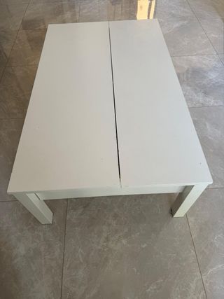 Mesa de centro de madera blanca