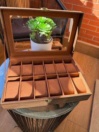 Nuovo organizer per orologi marrone