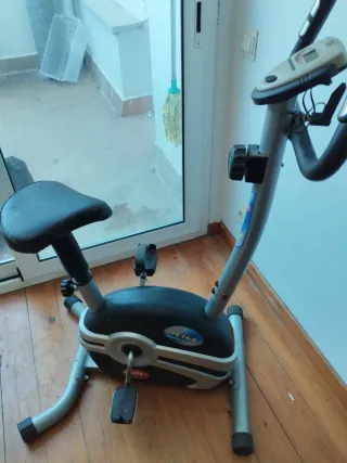 Bicicleta Estática Compacta