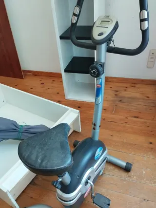 Bicicleta Estática Compacta