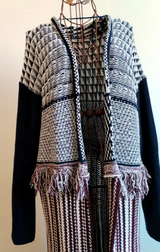 Cardigan lungo fantasia con frange