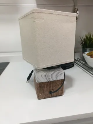 Lámpara de mesita de noche