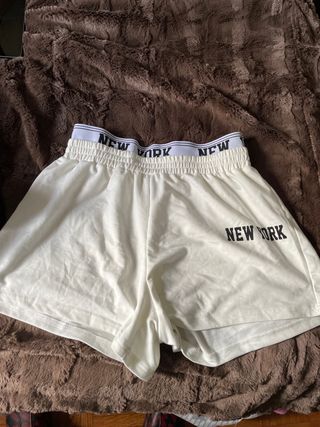 Pantalones cortos blancos New York