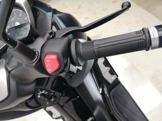 YAMAHA X-MAX 300 TECH MAX 2022 5322 kms.