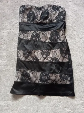 Vestido de fiesta negro y beige con encaje