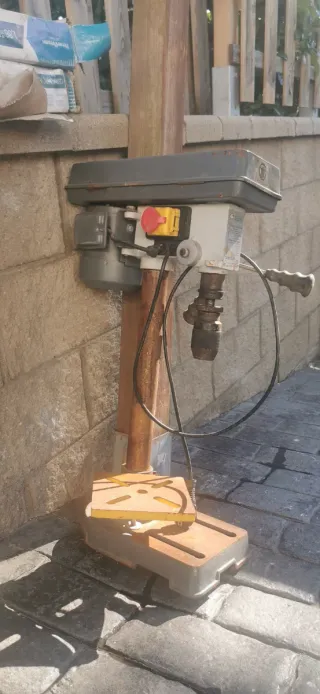 Taladro de columna Quantuma b14F