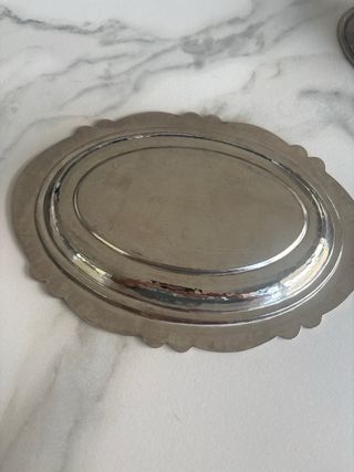 Bandeja de peltre con tapa