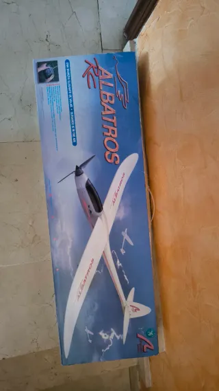 Avión RC con mando y batería