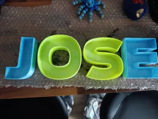 Letras 3D JOSE que brillan