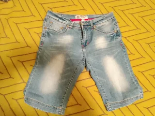 Vestido negro estilo militar y más variedad