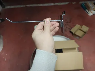 60 Ganchos Metálicos Tienda