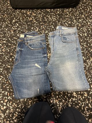 Pantalones vaqueros desgastados