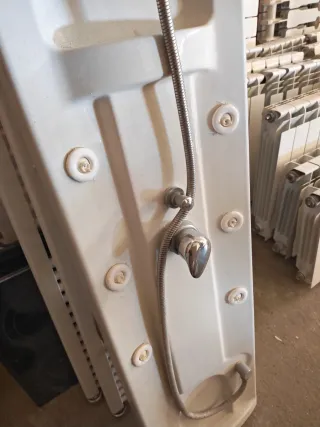 Columna hidromasaje con ducha