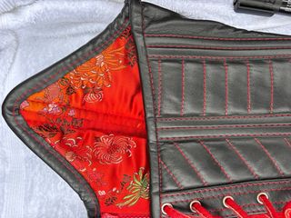 Corsé Cuero CHICK WITH A MISSION Negro/Rojo