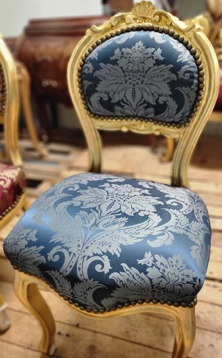 Poltroncina barocca tessuto blu e oro