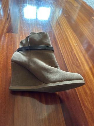 Botines de cuña marrones con forro