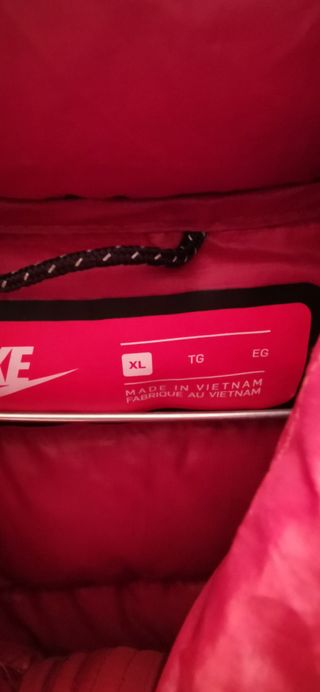 Chaqueta plumífero Nike roja
