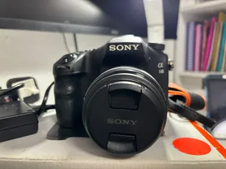 Cámara Sony Alpha 68 + Accesorios