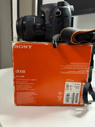 Cámara Sony Alpha 68 + Accesorios