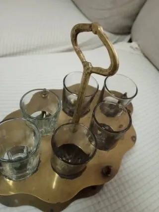 Cañera de 6 vasos dorada