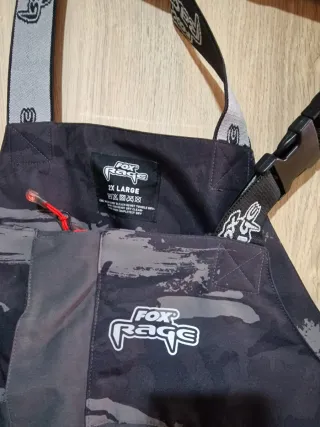 Conjunto de chaqueta y pantalón fox rage