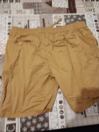 Pantalón corto beige