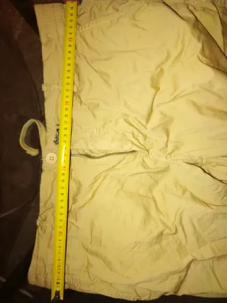 Pantalón corto beige