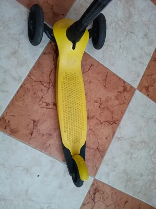 Patinete infantil 3 ruedas amarillo