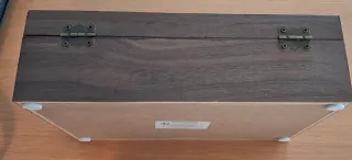 Caja de nogal rústico para 10 relojes.