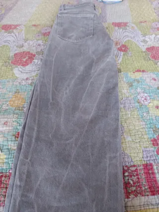 Bershka Jeans Baggy Grises Talla 38 Es nuevo, pero