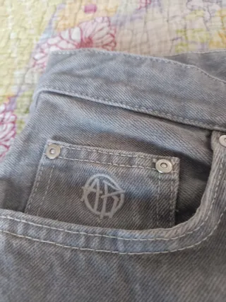 Bershka Jeans Baggy Grises Talla 38 Es nuevo, pero