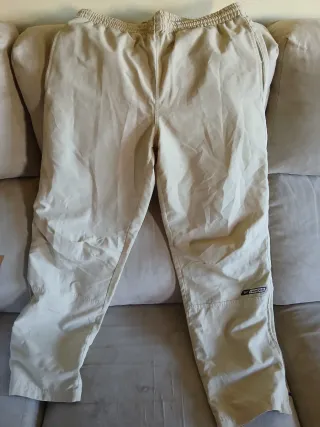 Pantalón chándal Reebok beige