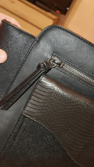 Bolso Negro Grande de Mano