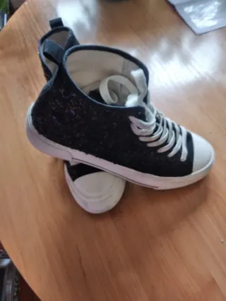 Zapatillas altas negras con lentejuelas