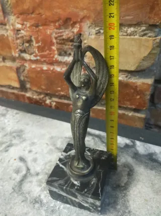 Figura Dama Alada Latón