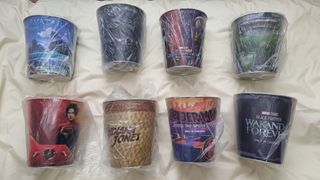 Cubos metálicos oficiales de películas