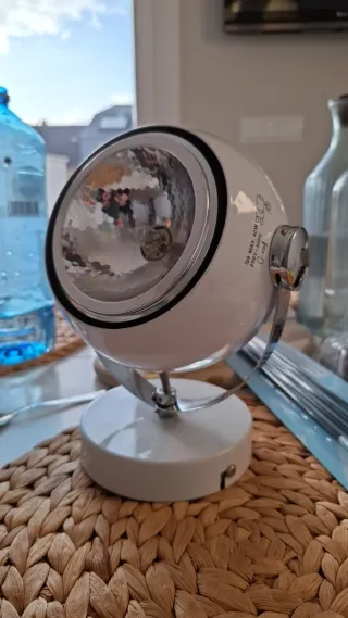 Lámpara Foco Metálica Blanca y Plateada