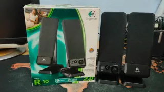 Altavoces Logitech R-10 Multimedia 2.0 Negros