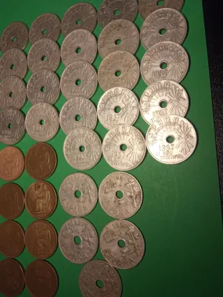 56 Monedas Antiguas españolas.