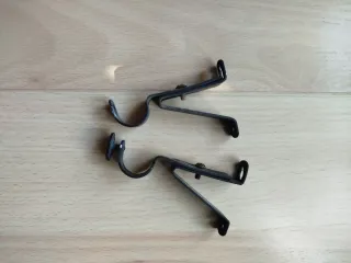 Cortina oscura con espiral. Incluye barra.