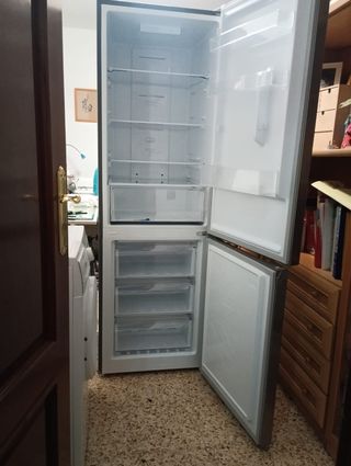 Nevera Benavent CBM185EX