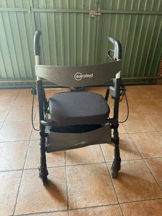 Andador Playcare con asiento y cesta