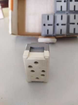 6 Bases Enchufe Diferencial Gris